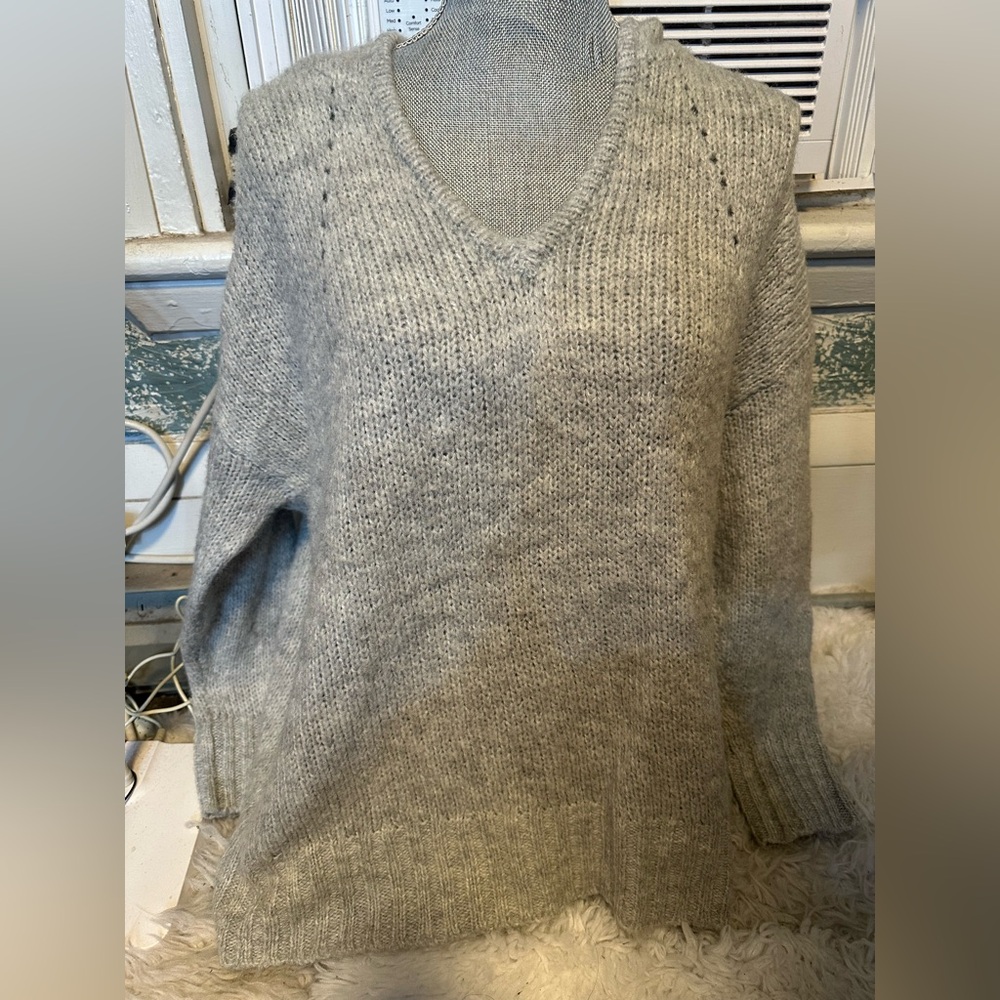 American Eagle Outfitters Light Gray Knit Sweater